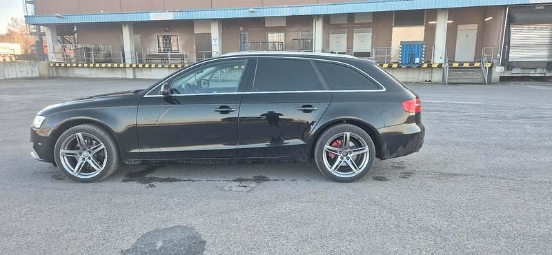 Gebraucht Audi A4 150 PS (110 kW) 2014 Schwarz Kombi