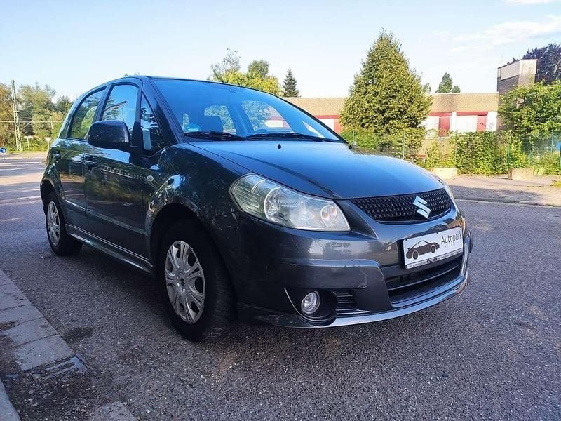 Grau Gebraucht 2010 Suzuki SX4 Club SUV | 3.300 € (Guter Preis) - Bild 1/4