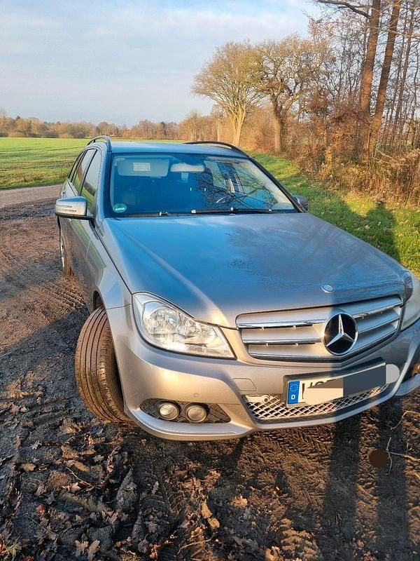 Silber Gebraucht 2013 Mercedes C180 Kombi | 9.999 € (Teuer) - Bild 1/4