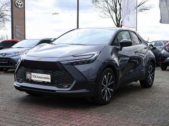 Grey metallic / black Gebraucht 2024 Toyota C-HR Team SUV | 27.889 € (Superpreis) - Bild 1/4