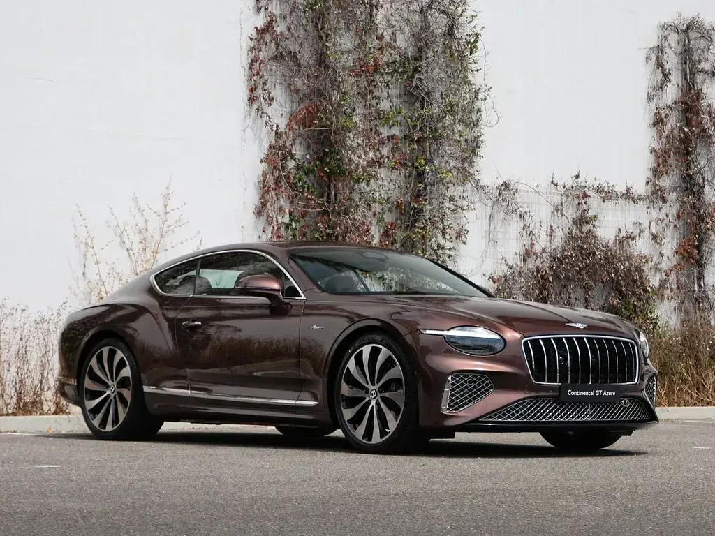 Neu Bentley Continental 680 PS (500 kW) 2026 Braun