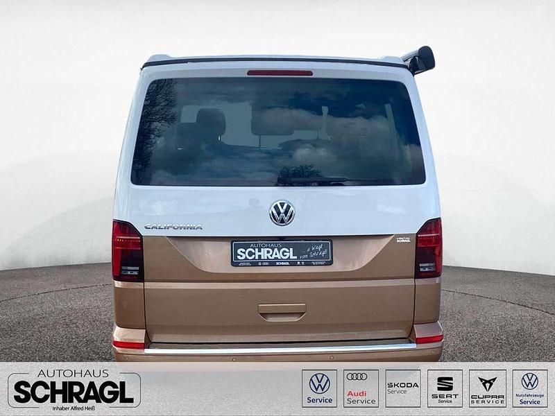 Gebraucht VW California Beach 150 PS (110 kW) 2022 Candyweiß/copper bronze metallic Van