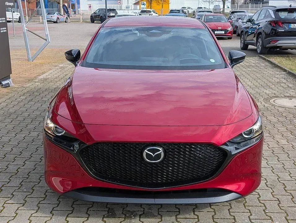 Neu Mazda 3 Homura-Line 140 PS (102 kW) 2026 Rot Limousine
