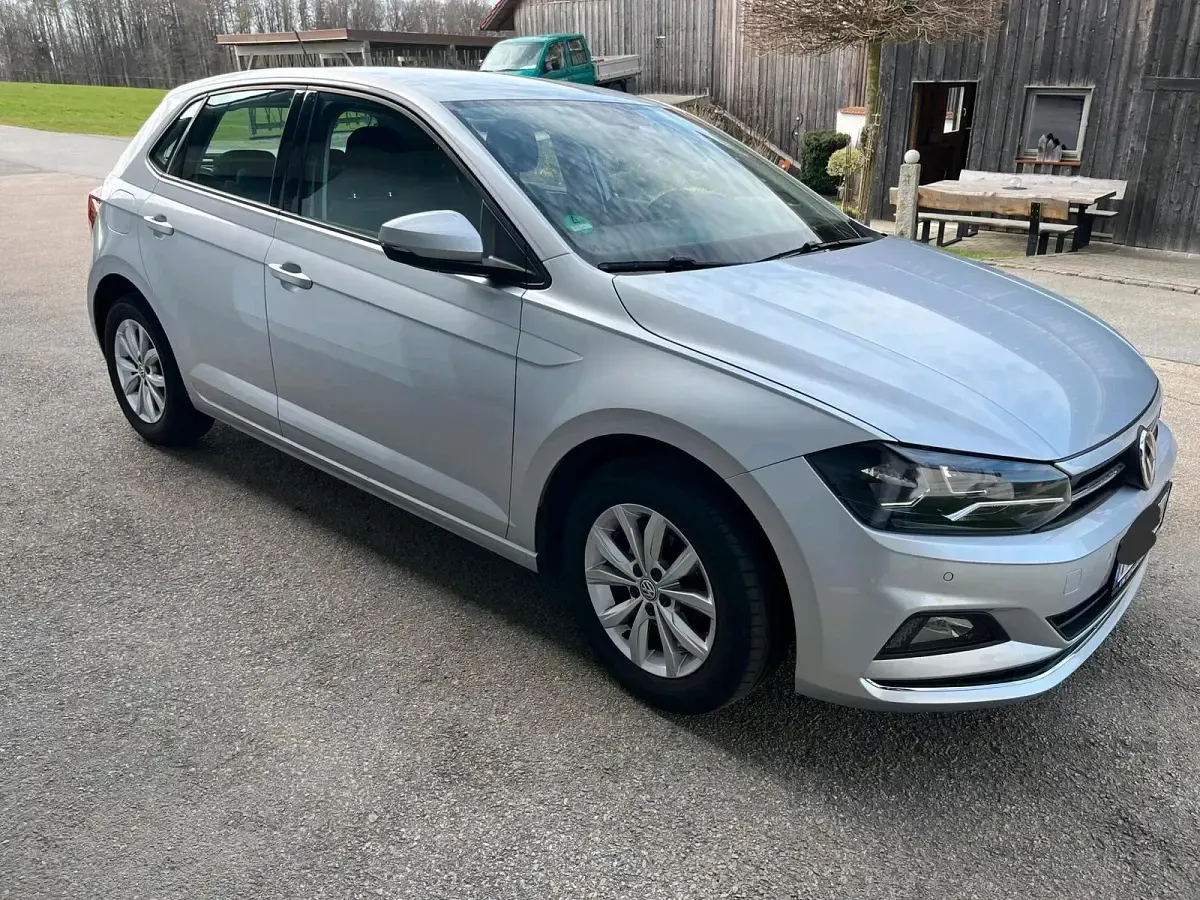 Używany VW Polo Highline 95 KM (69 kW) 2018 Srebrny Hatchback