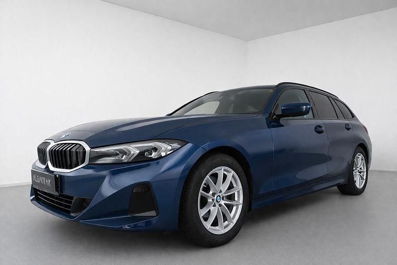 Gebraucht BMW 320 Performance 190 PS (139 kW) 2023 Blau Limousine