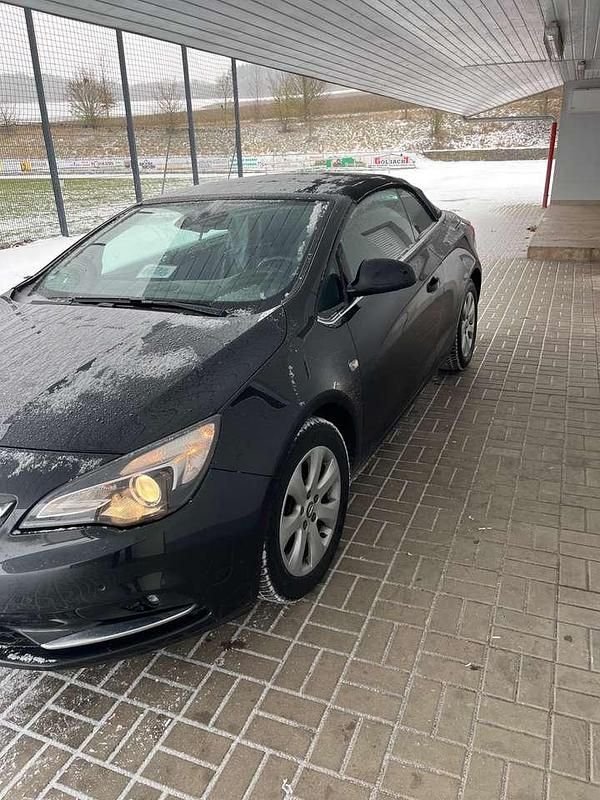 Gebraucht Opel Cascada Edition 120 PS (88 kW) 2013 Schwarz Cabrio