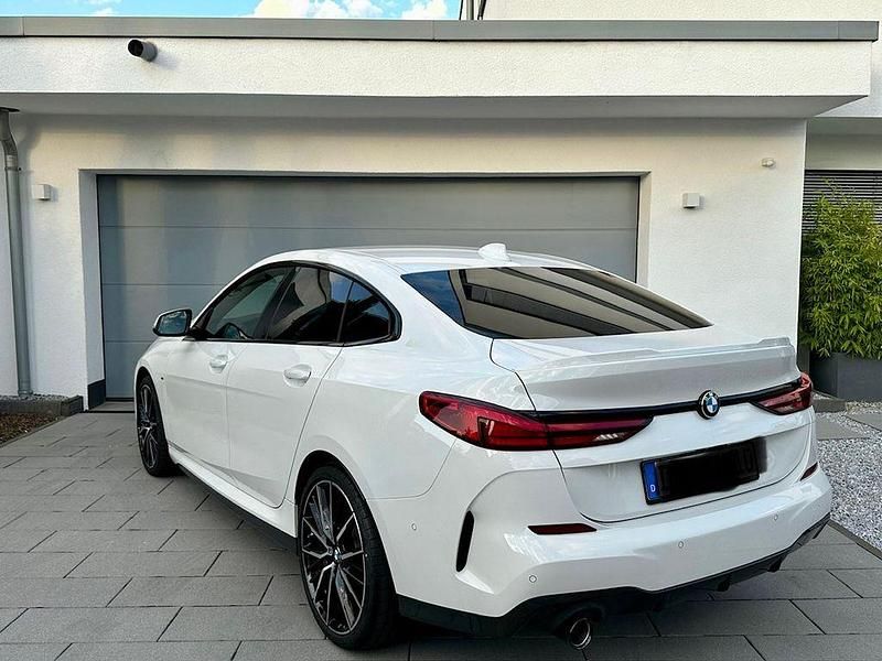 Gebraucht BMW 218 Performance 136 PS (100 kW) 2023 Weiß Coupé
