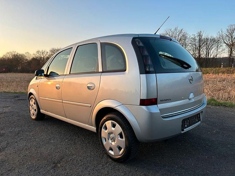 Gebraucht Opel Meriva Edition 90 PS (66 kW) 2007 Silber Van / Kleinbus