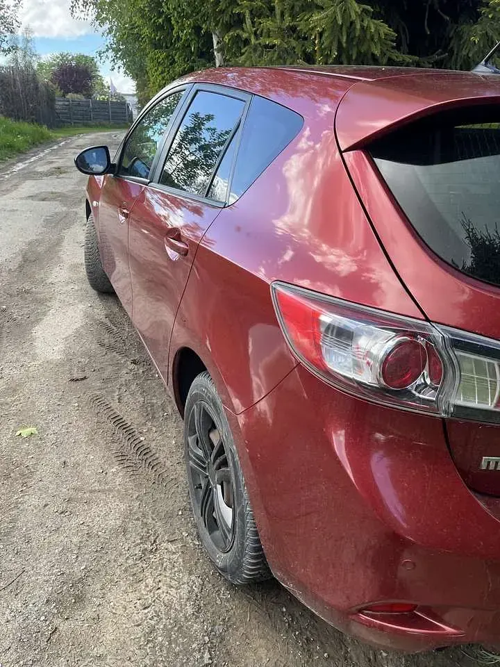 Gebraucht Mazda 3 Prime-Line 105 PS (77 kW) 2013 Rot Limousine