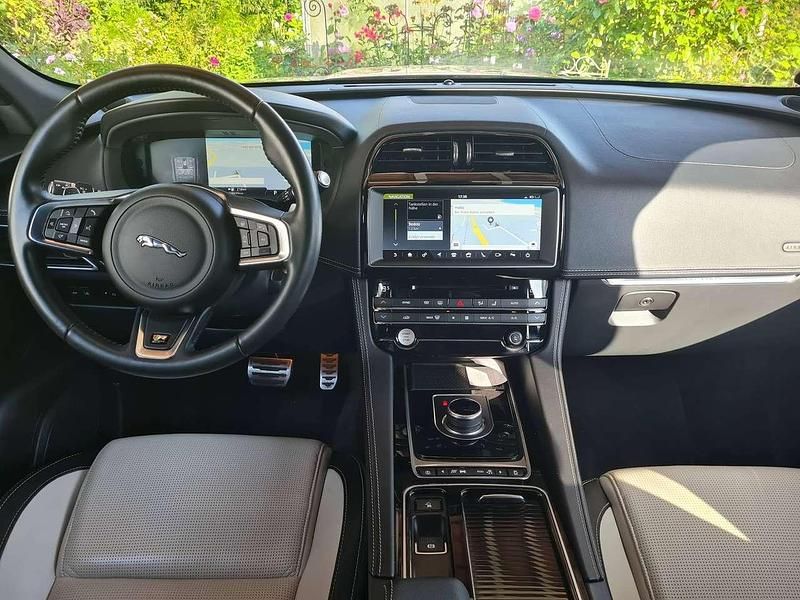 Gebraucht Jaguar F-Pace R-Sport 179 PS (131 kW) 2018 Schwarz SUV