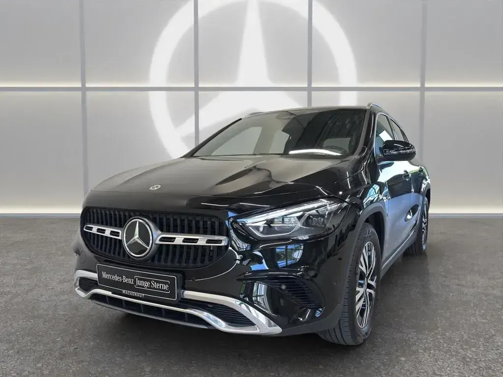 Gebraucht Mercedes GLA200 Advanced 150 PS (110 kW) 2025 Schwarz SUV