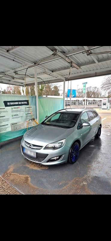 Gebraucht Opel Astra 115 PS (84 kW) 2013 Silber Kombi