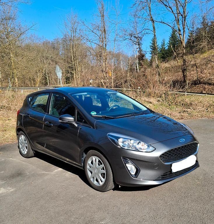 Gebraucht Ford Fiesta Cool & Connect 101 PS (74 kW) 2018 Grau Kleinwagen