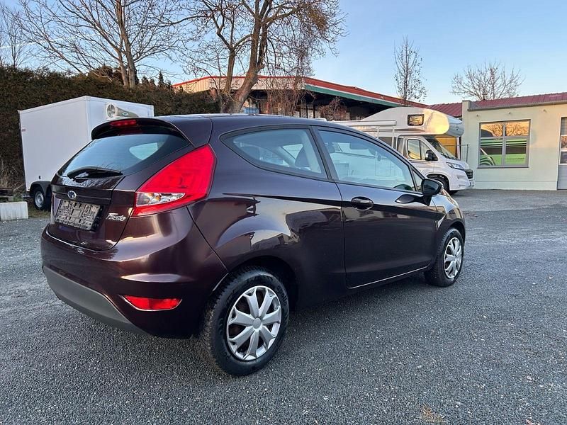 Gebraucht Ford Fiesta Trend 60 PS (44 kW) 2010 Violet Kleinwagen