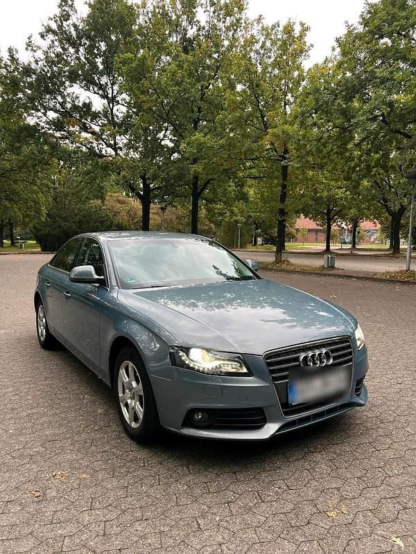 Blau Gebraucht 2009 Audi A4 Limousine | 3.990 € (Superpreis) - Bild 1/4