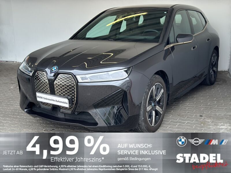 Sophistograu brilliant metalli Gebraucht 2021 BMW iX M Sport SUV | 39.879 € (Fairer Preis) - Bild 1/4