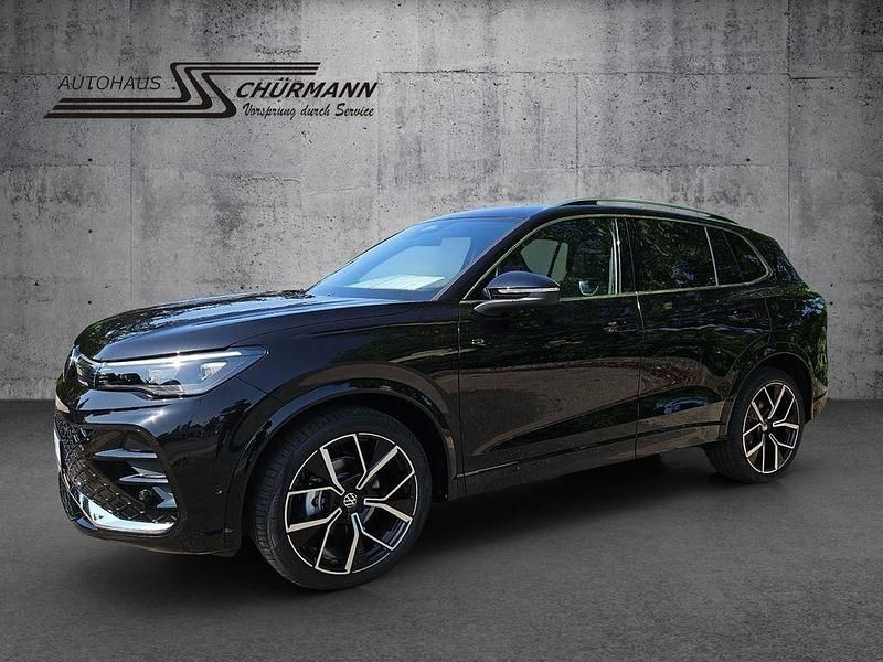 Neu VW Tiguan R-line 150 PS (110 kW) 2025 Schwarz SUV
