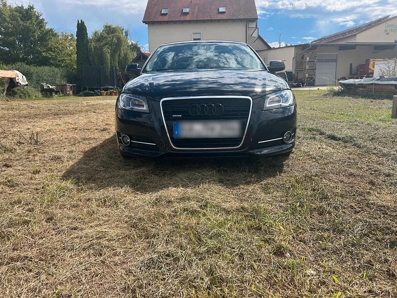 Schwarz Gebraucht 2011 Audi A3 S-Line Kleinwagen | 8.300 € - Bild 1/4