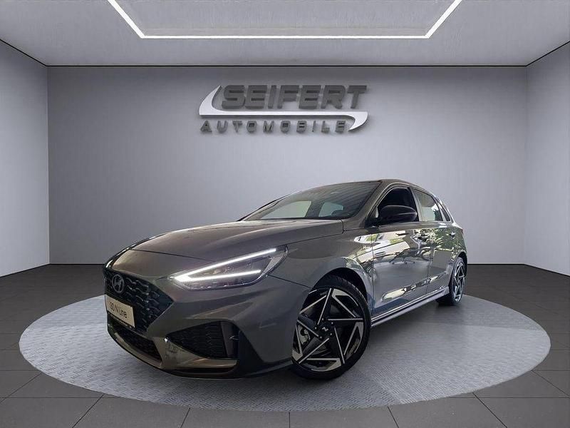 Shadow grey Neu 2025 Hyundai i30 N Line Limousine | 30.350 € (Etwas zu teuer) - Bild 1/4