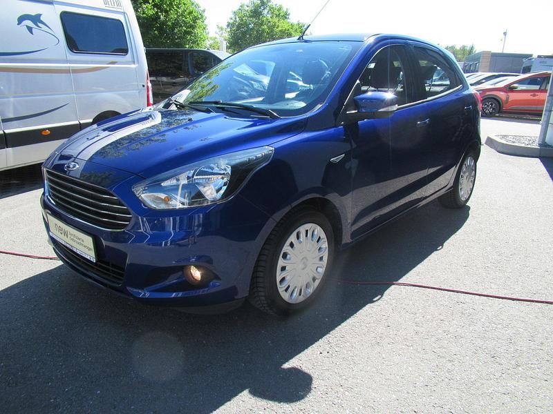Blau Gebraucht 2018 Ford Ka Plus Trend Kleinwagen | 9.890 € (Etwas zu teuer) - Bild 1/4