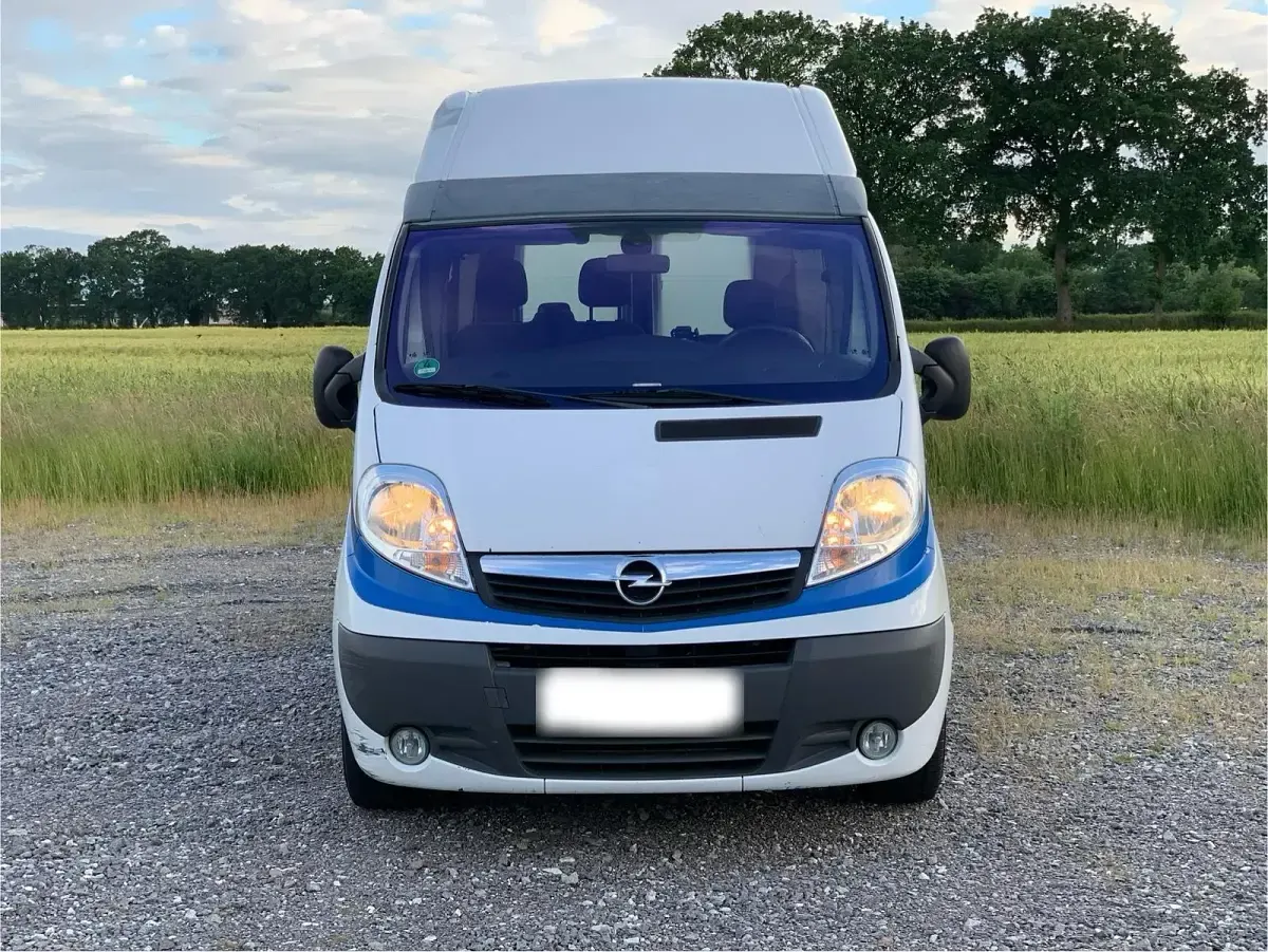 Gebraucht Opel Vivaro 145 PS (106 kW) 2011 Weiß Van / Kleinbus