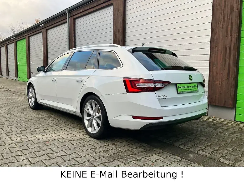 Gebraucht Skoda Superb Style 190 PS (139 kW) 2017 Moonweiss metallic Kombi