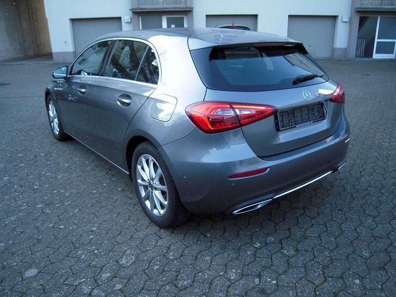 Gebraucht Mercedes A200 163 PS (119 kW) 2018 Mountaingrau  met. Kleinwagen