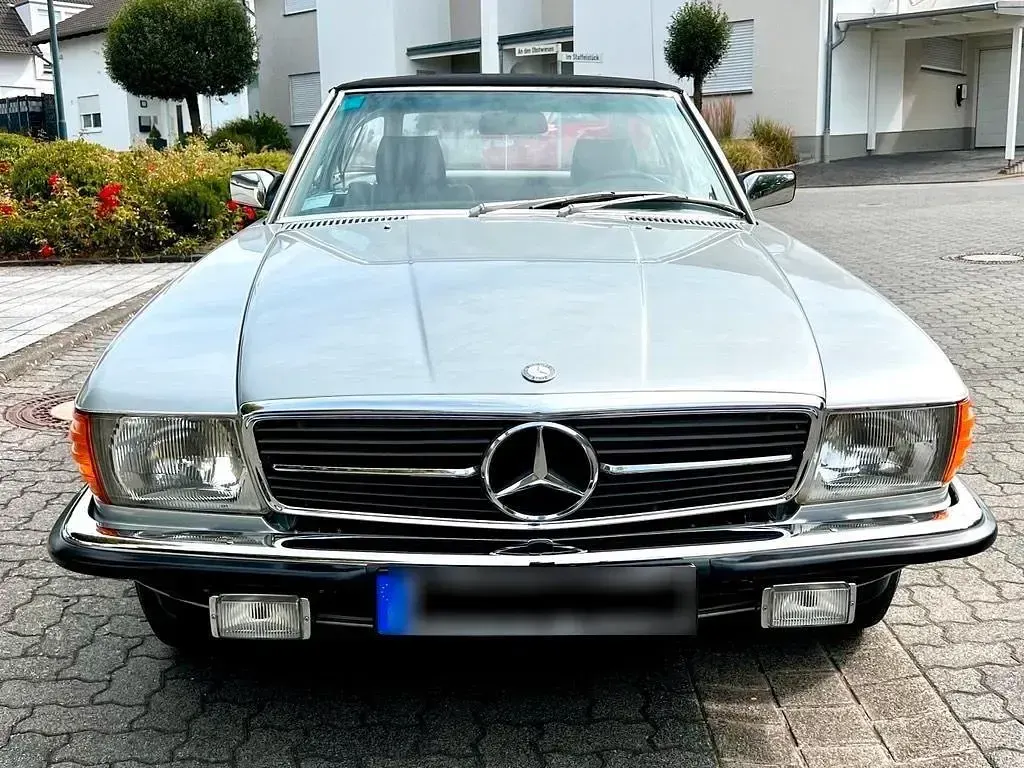 Gebraucht Mercedes SL380 218 PS (160 kW) 1985 Silber Cabrio