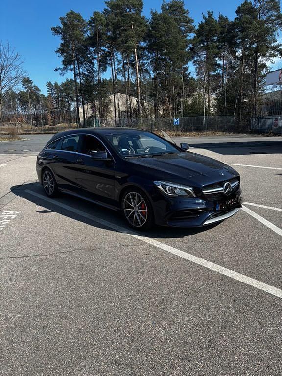 Blau Gebraucht 2018 Mercedes CLA45 AMG Shooting Brake AMG Kombi | 34.000 € (Etwas zu teuer) - Bild 1/4