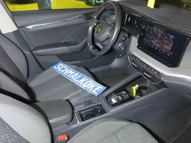 Gebraucht Skoda Octavia Style 150 PS (110 kW) 2023 Brilliantsilber metallic Kombi