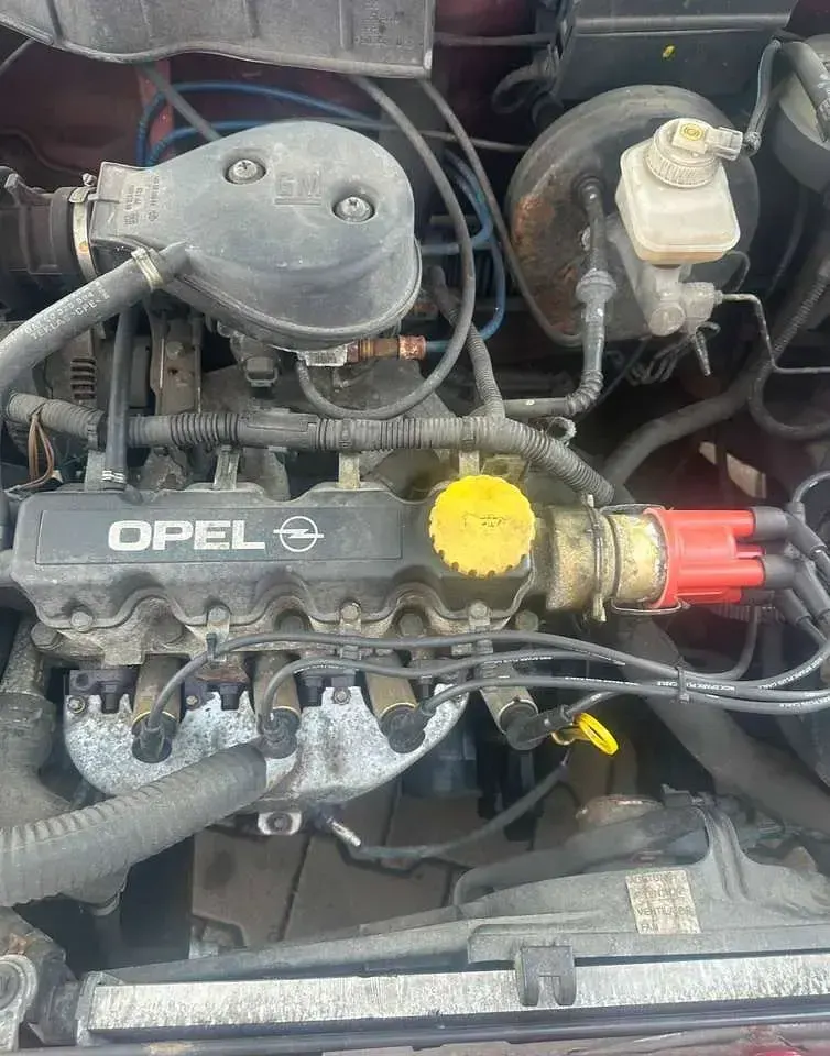 Gebraucht Opel Astra 60 PS (44 kW) 1997 Rot Limousine