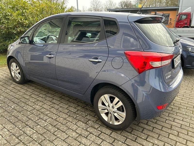 Gebraucht Hyundai ix20 Edition 125 PS (91 kW) 2014 Blau Kleinwagen