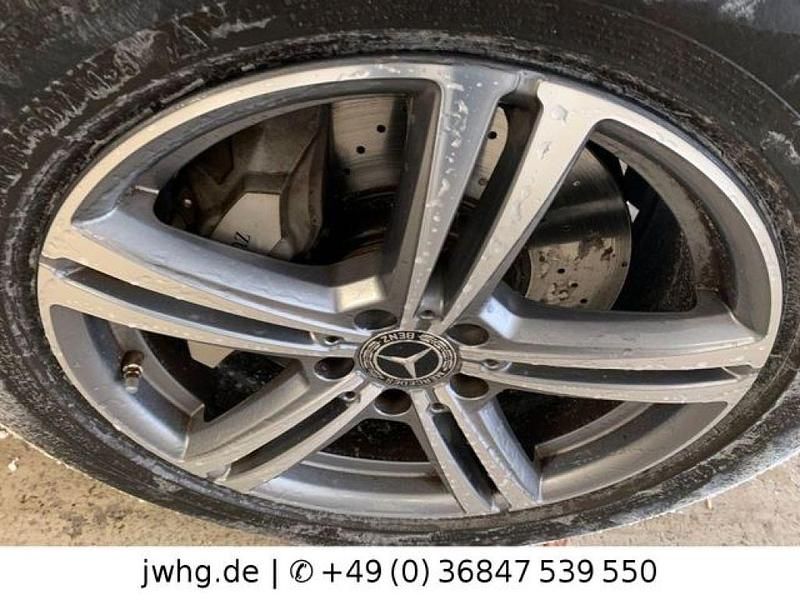 Gebraucht Mercedes GLC300e 306 PS (225 kW) 2021 Blau metallic (metallic) SUV