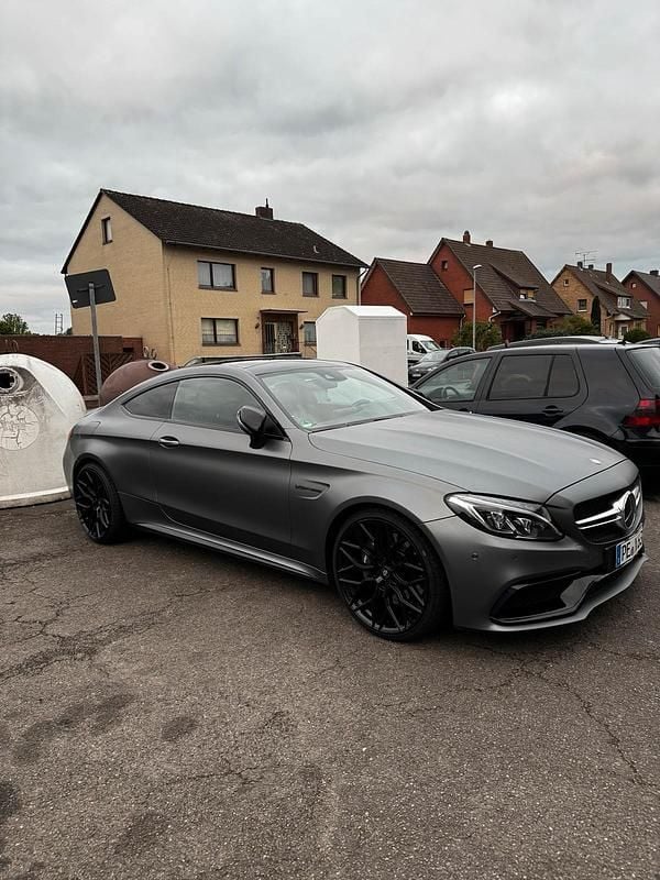 Grau Gebraucht 2016 Mercedes C63 AMG AMG Coupé | 49.900 € (Fairer Preis) - Bild 1/4