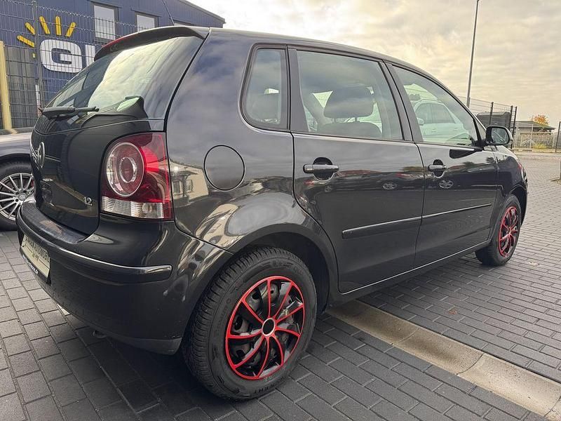 Gebraucht VW Polo Trendline 64 PS (47 kW) 2006 Schwarz (metallic) Limousine
