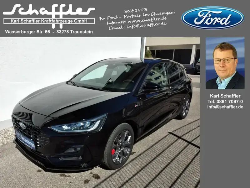 Obsidianschwarz metallic Gebraucht 2022 Ford Focus ST-Line Limousine | 21.500 € (Fairer Preis) - Bild 1/4