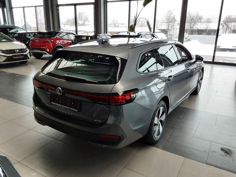 Neu VW Passat 150 PS (110 kW) 2025 Grau Kombi