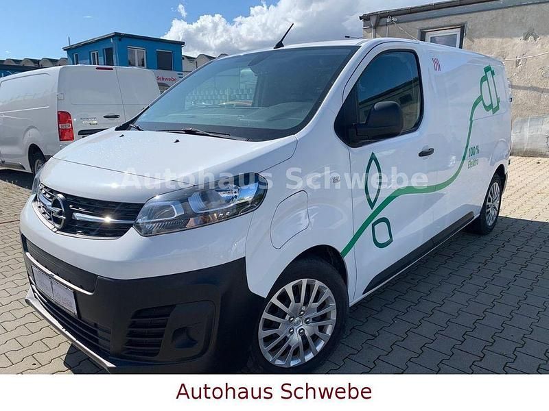 Weiß Gebraucht 2022 Opel Vivaro-e Combi Van | 15.985 € - Bild 1/4