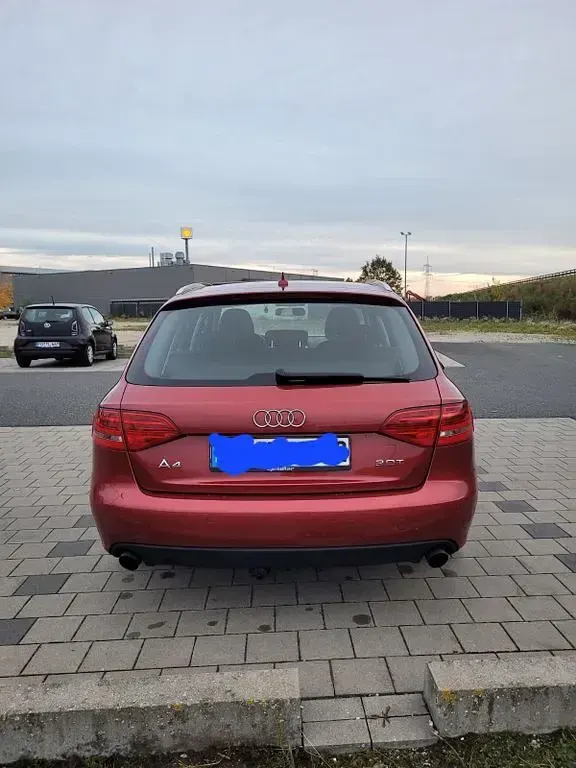 Gebraucht Audi A4 Attraction 179 PS (131 kW) 2009 Rot Kombi