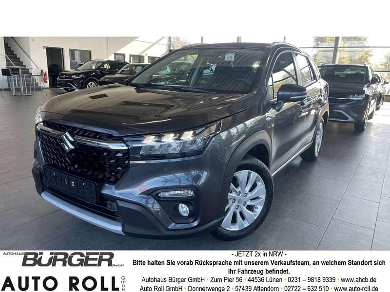 Titan dark gray pearl metallic Gebraucht 2025 Suzuki SX4 Comfort SUV | 21.470 € (Guter Preis) - Bild 1/4