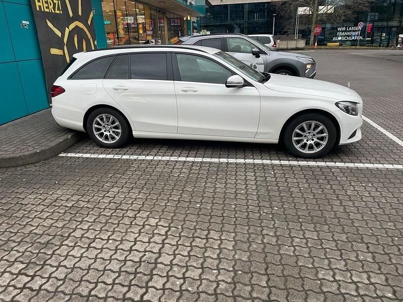 Gebraucht Mercedes C220 160 PS (117 kW) 2016 Weiß Kombi