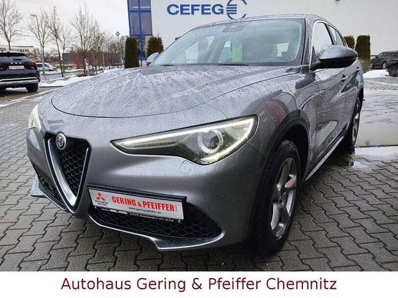 Gebraucht Alfa Romeo Stelvio Super 200 PS (147 kW) 2018 Silber SUV