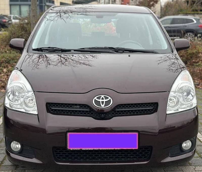 Braun Gebraucht 2008 Toyota Corolla Verso Van / Kleinbus | 7.499 € (Etwas zu teuer) - Bild 1/4