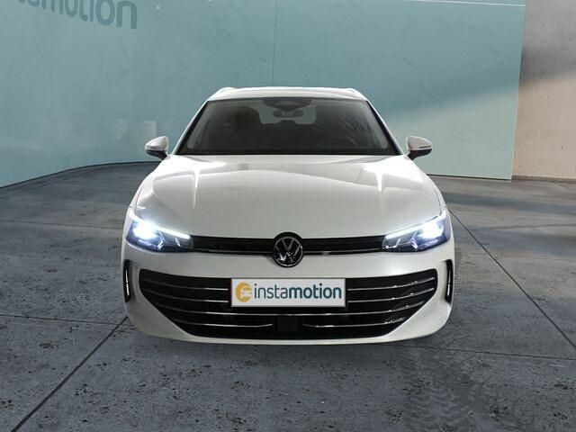Gebraucht VW Passat Business 150 PS (110 kW) 2024 Weiß Van / Kleinbus