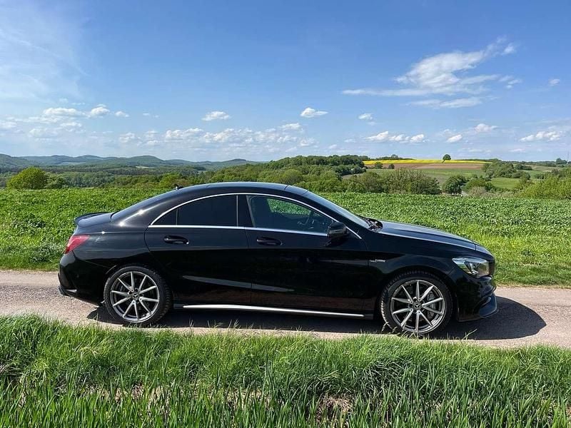 Schwarz Gebraucht 2017 Mercedes CLA45 AMG AMG Coupé | 25.000 € (Guter Preis) - Bild 1/4