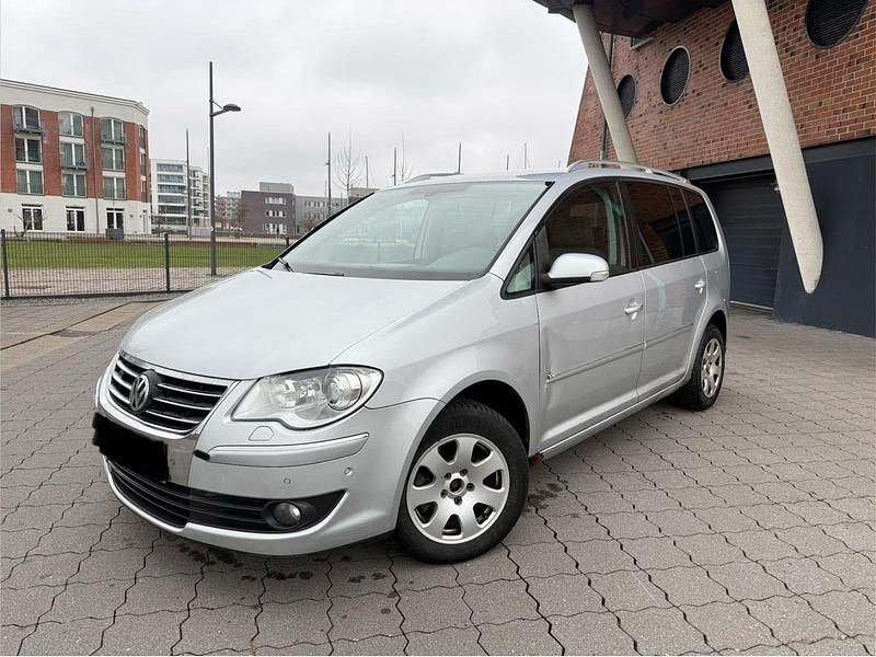 Gebraucht VW Touran 140 PS (102 kW) 2007 Silber Van / Kleinbus