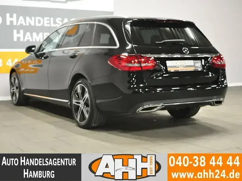 Gebraucht Mercedes C300e Avantgarde 320 PS (235 kW) 2020 Schwarz Limousine