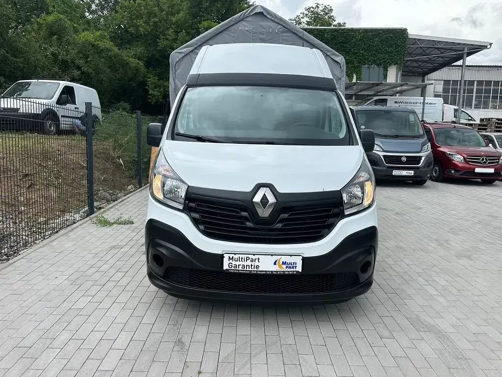 Gebraucht Renault Trafic Komfort 145 PS (106 kW) 2018 Gletscherweiss Van / Kleinbus