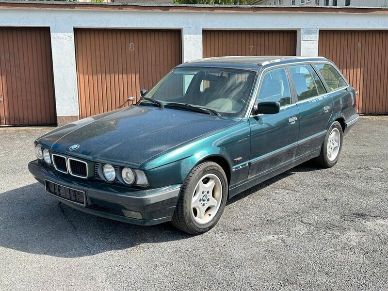 Grün Gebraucht 1995 BMW 525 Sport Line Kombi | 3.999 € - Bild 1/4