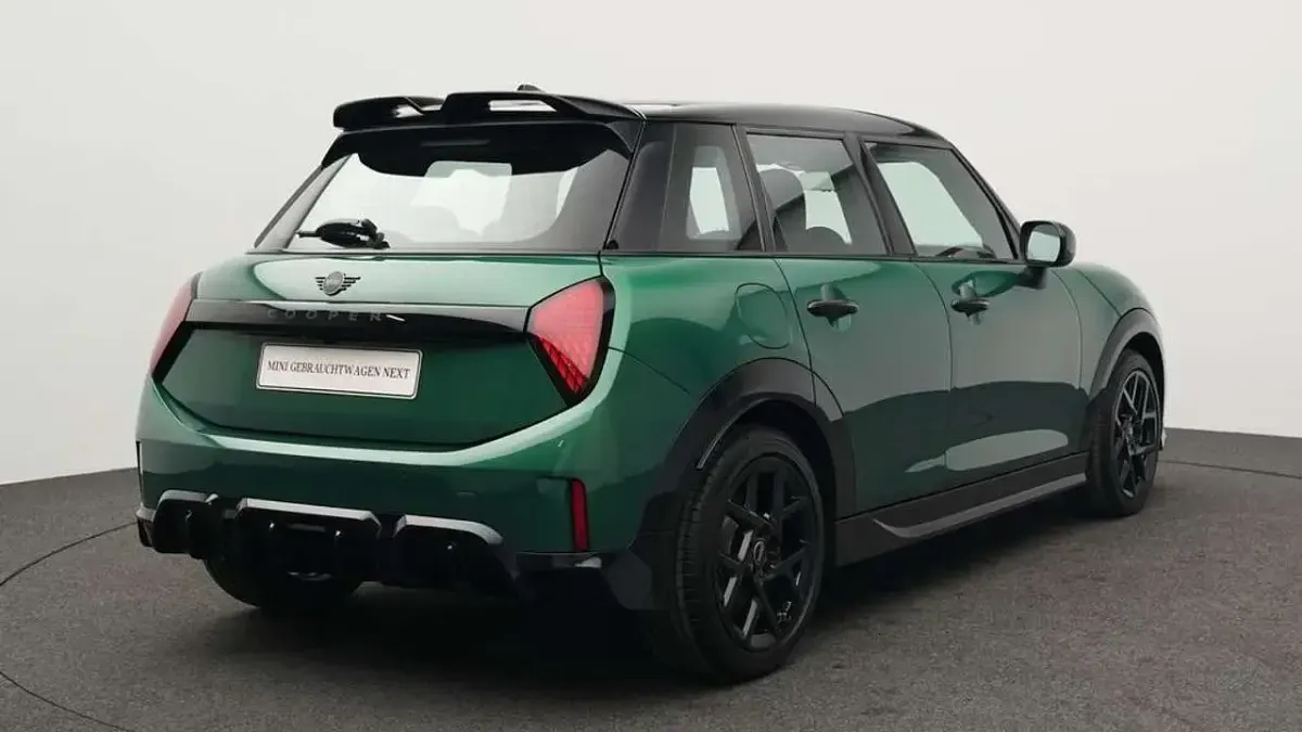 Usata Mini John Cooper Works 156 CV (114 kW) 2025 Verde Utilitaria
